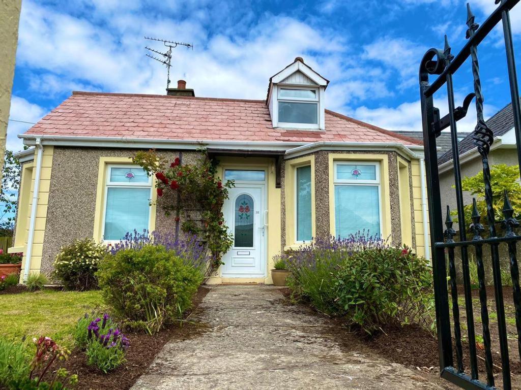 Rose Cottage: Delightful 4 Bedroom Detached Home Portrush Exterior photo